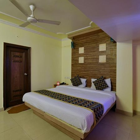 Oyo 2289 Hotel Radha Palace Kukas Exteriér fotografie