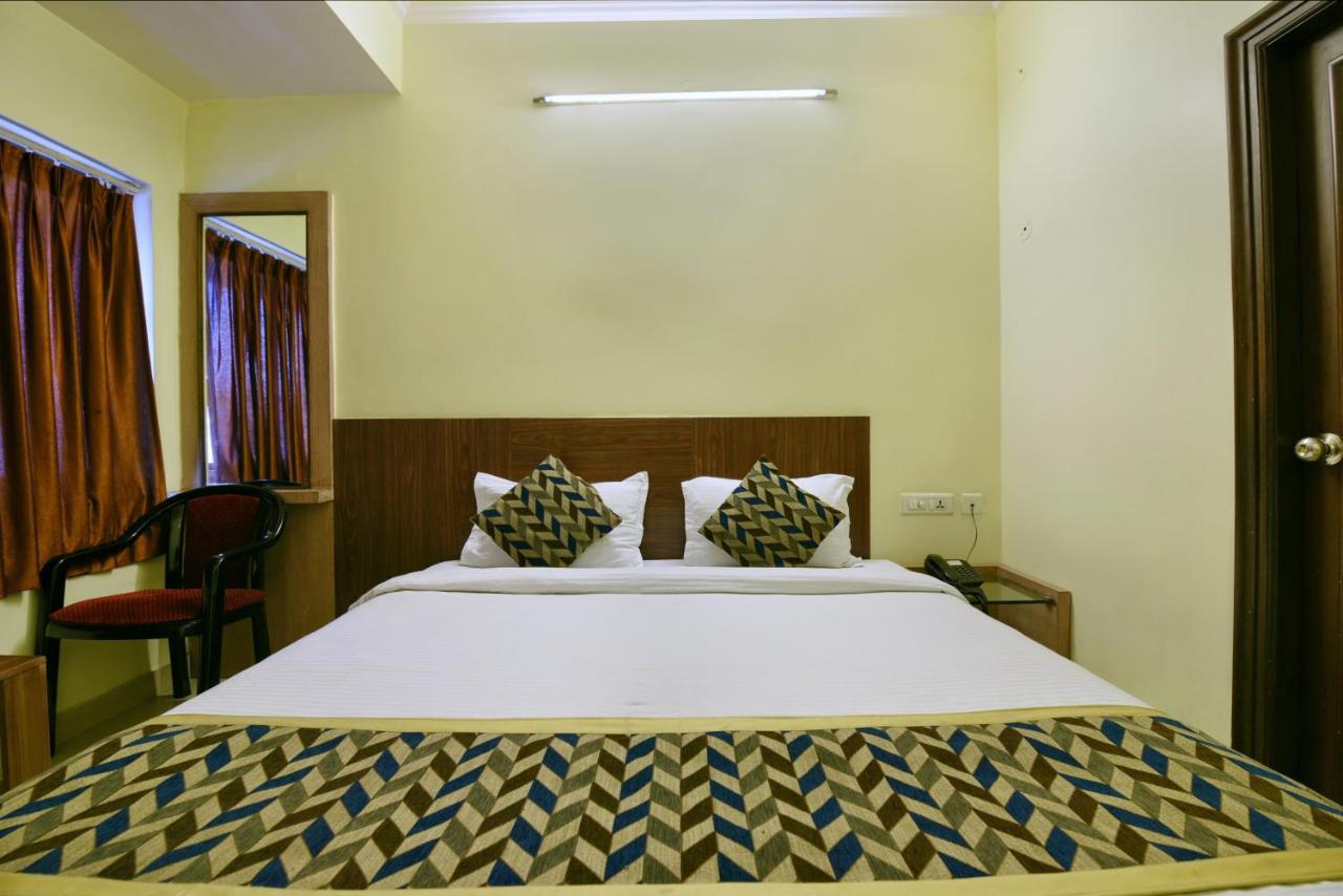 Oyo 2289 Hotel Radha Palace Kukas Exteriér fotografie